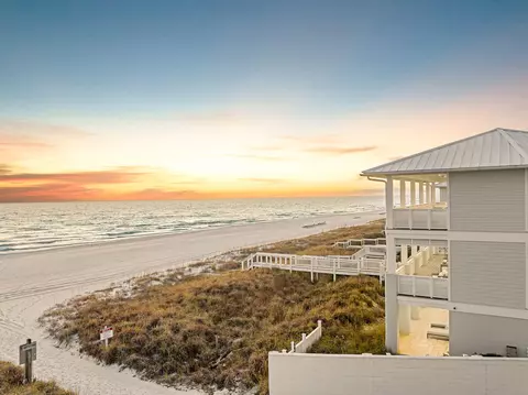 517 Beachside Gdns, Panama City Beach, FL 32413