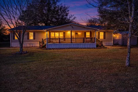 2557 N County Highway 183, Defuniak Springs, FL 32433