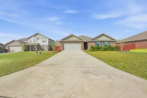 Exterior - 365 Merlin Ct, Crestview, FL 32539 photo 4 of 17