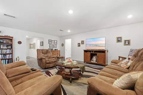 Living - 365 Merlin Ct, Crestview, FL 32539 photo 1 of 1