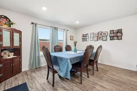 Dining - 365 Merlin Ct, Crestview, FL 32539 photo 1 of 2