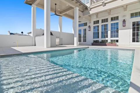 4562 Leeward Ln, Destin, FL 32541