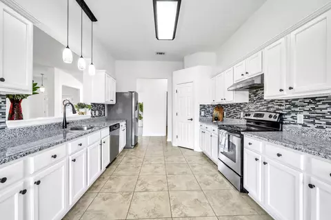 Kitchen - 5432 E Brook Dr, Crestview, FL 32539 photo 2 of 3