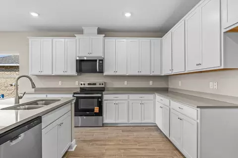 Kitchen - 96 Natureview Way, Freeport, FL 32439 photo 5 of 5