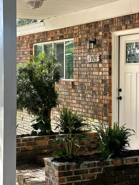 1324 Blueberry Ln, Fort Walton Beach, FL 32547