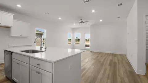 69 E Gray Owl Dr, Freeport, FL 32439 photo 4