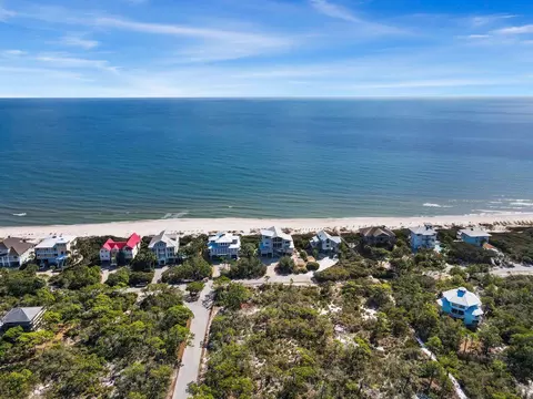 1644 Hawthorne Ln, Saint George Island, FL 32328