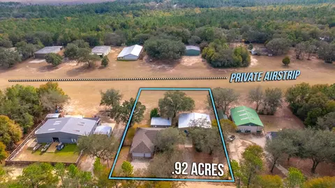526 Tail Spin Dr, Holt, FL 32564