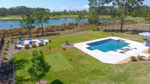 513 W Club House Dr, Freeport, FL 32439