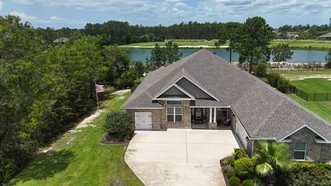 513 W Club House Dr, Freeport, FL 32439