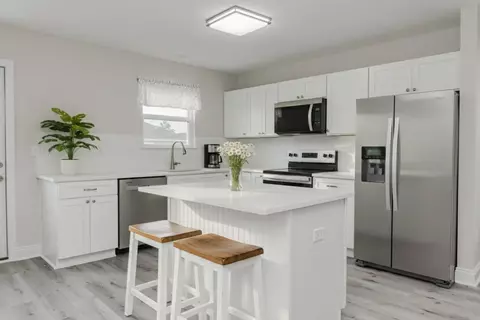 Kitchen - 5352 Highview Dr, Crestview, FL 32539 photo 1 of 3