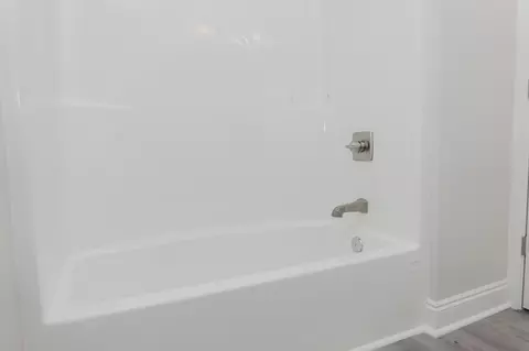 Bath - 5352 Highview Dr, Crestview, FL 32539 photo 4 of 6