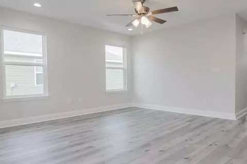 Living - 5352 Highview Dr, Crestview, FL 32539 photo 2 of 3