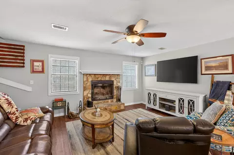 Living - 104 Fairway Dr, Crestview, FL 32536 photo 2 of 3