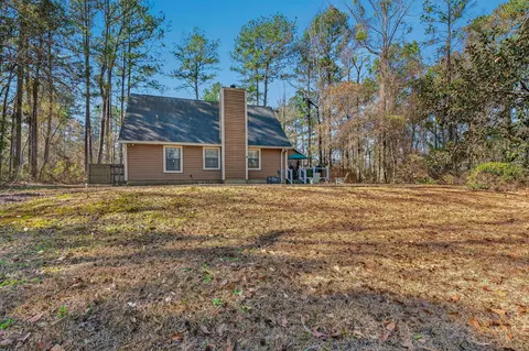 Exterior - 104 Fairway Dr, Crestview, FL 32536 photo 8 of 8