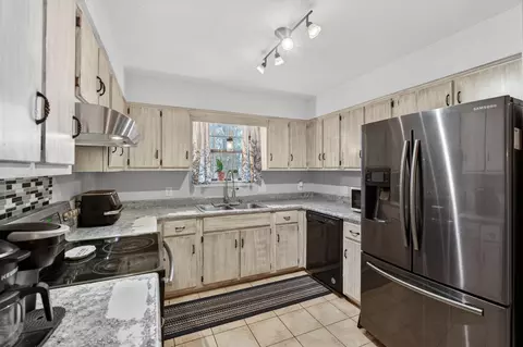 Kitchen - 104 Fairway Dr, Crestview, FL 32536 photo 3 of 3
