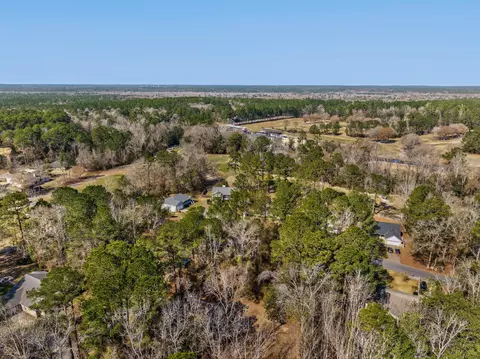 View/Area - 104 Fairway Dr, Crestview, FL 32536 photo 2 of 2