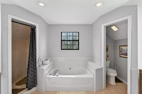 Bath - 104 Fairway Dr, Crestview, FL 32536 photo 1 of 3