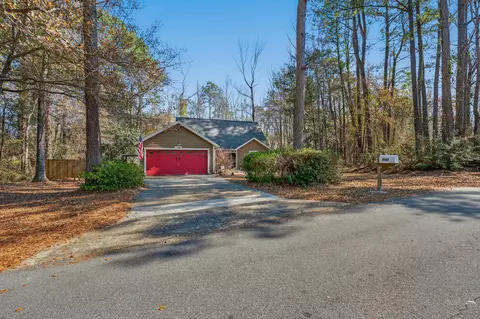 Exterior - 104 Fairway Dr, Crestview, FL 32536 photo 3 of 8