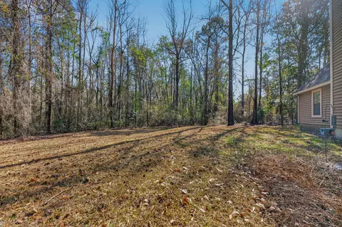 Exterior - 104 Fairway Dr, Crestview, FL 32536 photo 6 of 8