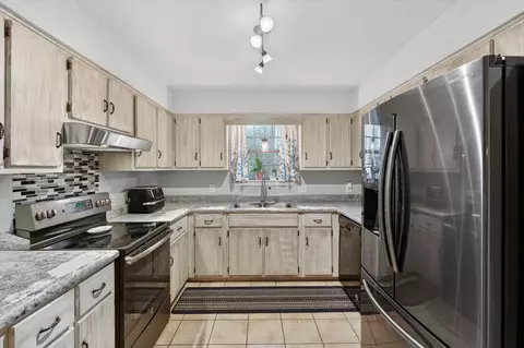Kitchen - 104 Fairway Dr, Crestview, FL 32536 photo 2 of 3