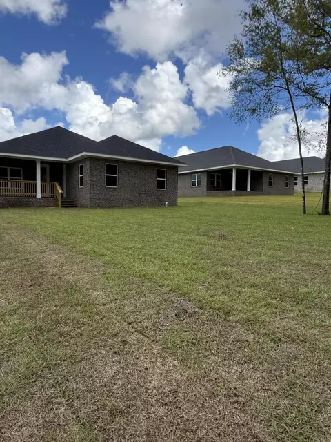 Exterior - 2418 Aleia Ln, Crestview, FL 32536 photo 5 of 7