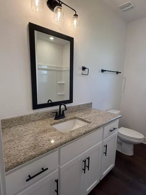 Bath - 2416 Aleia Ln, Crestview, FL 32536 photo 1 of 5