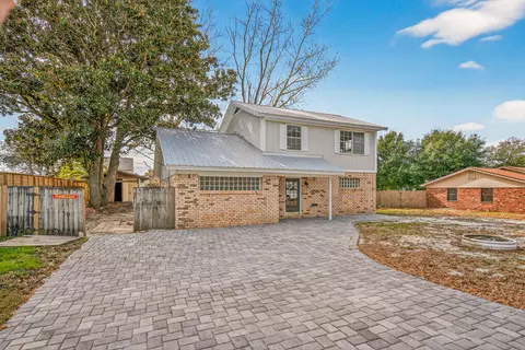702 Whippoorwill Ln, Destin, FL 32541