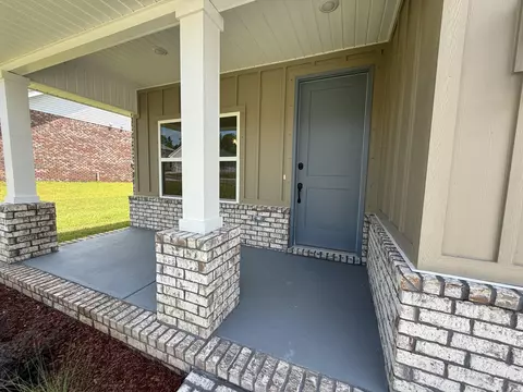 Exterior - 2414 Aleia Ln, Crestview, FL 32536 photo 2 of 5