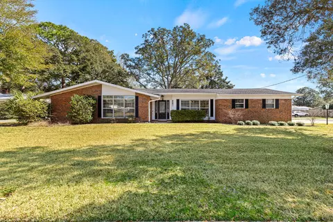 650 NE Country Club Ave, Fort Walton Beach, FL 32547