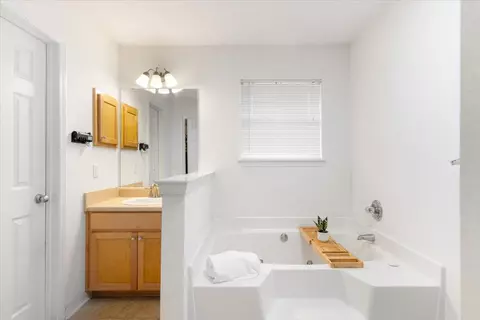 Bath - 210 Citadel Ln, Crestview, FL 32539 photo 2 of 3
