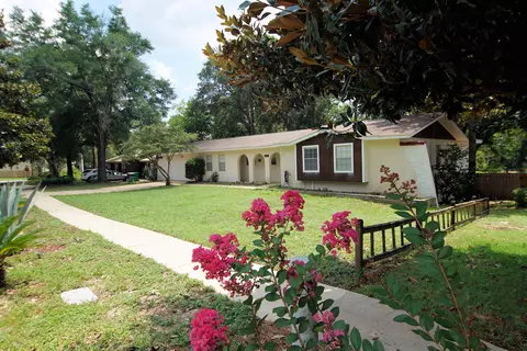 1016 Pine Lake Dr, Niceville, FL 32578