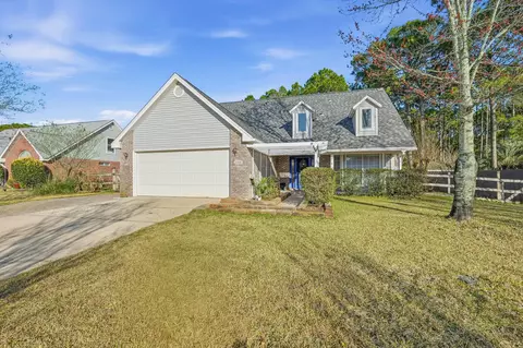 1000 Fay Dr, Mary Esther, FL 32569