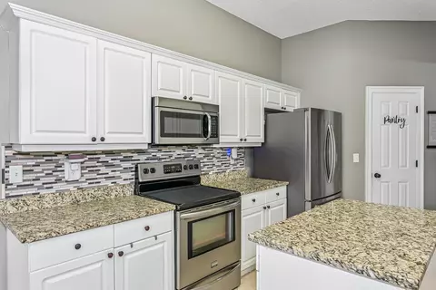 Kitchen - 1238 Northview Dr, Crestview, FL 32536 photo 4 of 7
