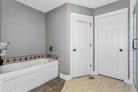 Bath - 1238 Northview Dr, Crestview, FL 32536 photo 4 of 7