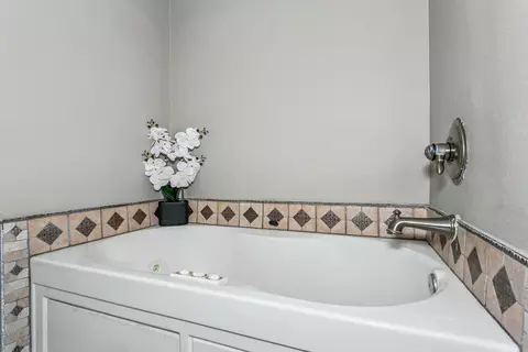 Bath - 1238 Northview Dr, Crestview, FL 32536 photo 3 of 7