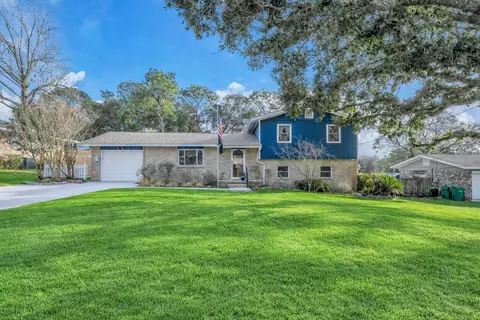 27 Magnolia Ave, Shalimar, FL 32579