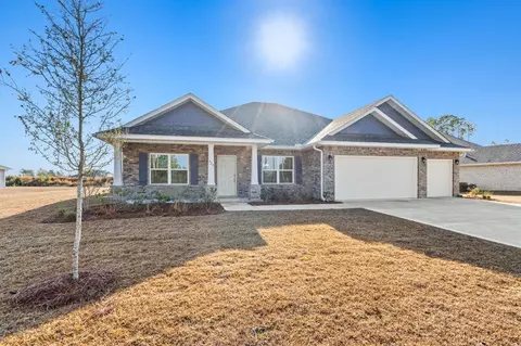 923 Coastal Breeze Dr, Freeport, FL 32439