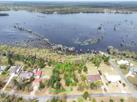 9203 Lake Forest Dr, Youngstown, FL 32466