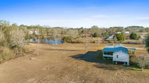 3272 Twin Lks Dr, Bonifay, FL 32425