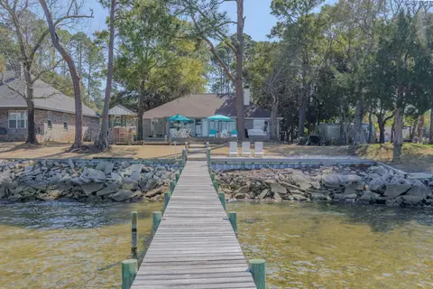 5756 E Bay Blvd, Gulf Breeze, FL 32563