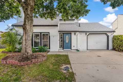 351 NW Canterbury Cir, Fort Walton Beach, FL 32548