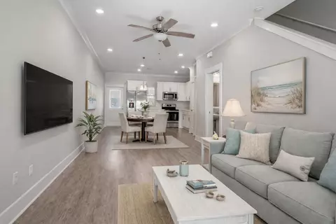 220 Date Palm Ln #220, Freeport, FL 32439