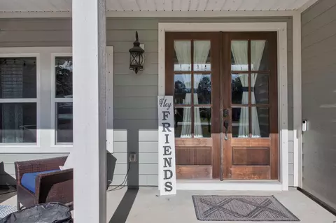 8914 Timber Ln, Navarre, FL 32566
