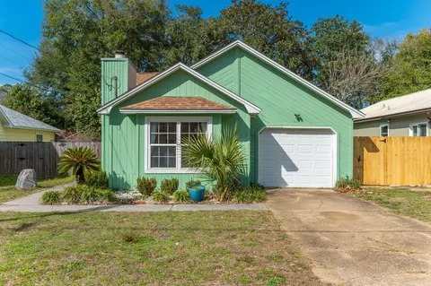 204 Mckinley St, Niceville, FL 32578