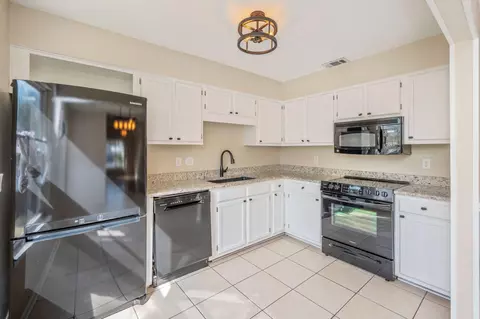 204 Mckinley St, Niceville, FL 32578