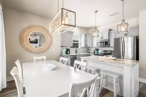 95 1st St, Santa Rosa Beach, FL 32459