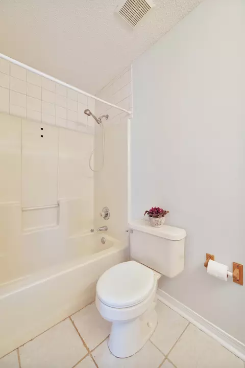 Bath - 4803 Young Rd, Crestview, FL 32539 photo 2 of 3