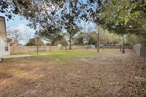 Exterior - 4803 Young Rd, Crestview, FL 32539 photo 5 of 6