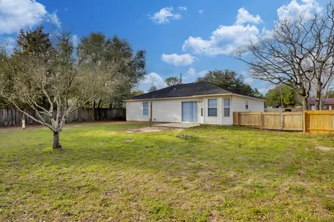 Exterior - 4803 Young Rd, Crestview, FL 32539 photo 2 of 6